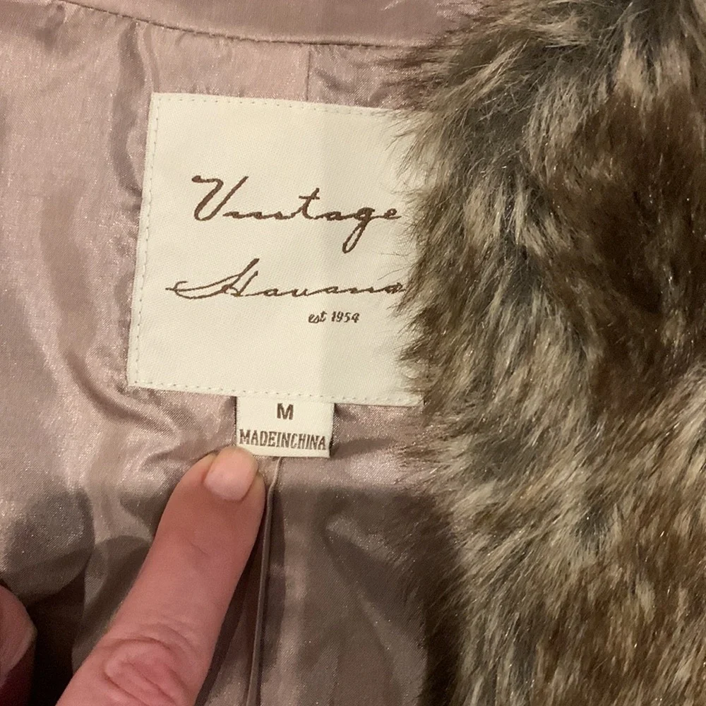 Faux Fur Vest By Vintage Havana In Tan, Cream & Brown Size Medium - Picture 4 of 7